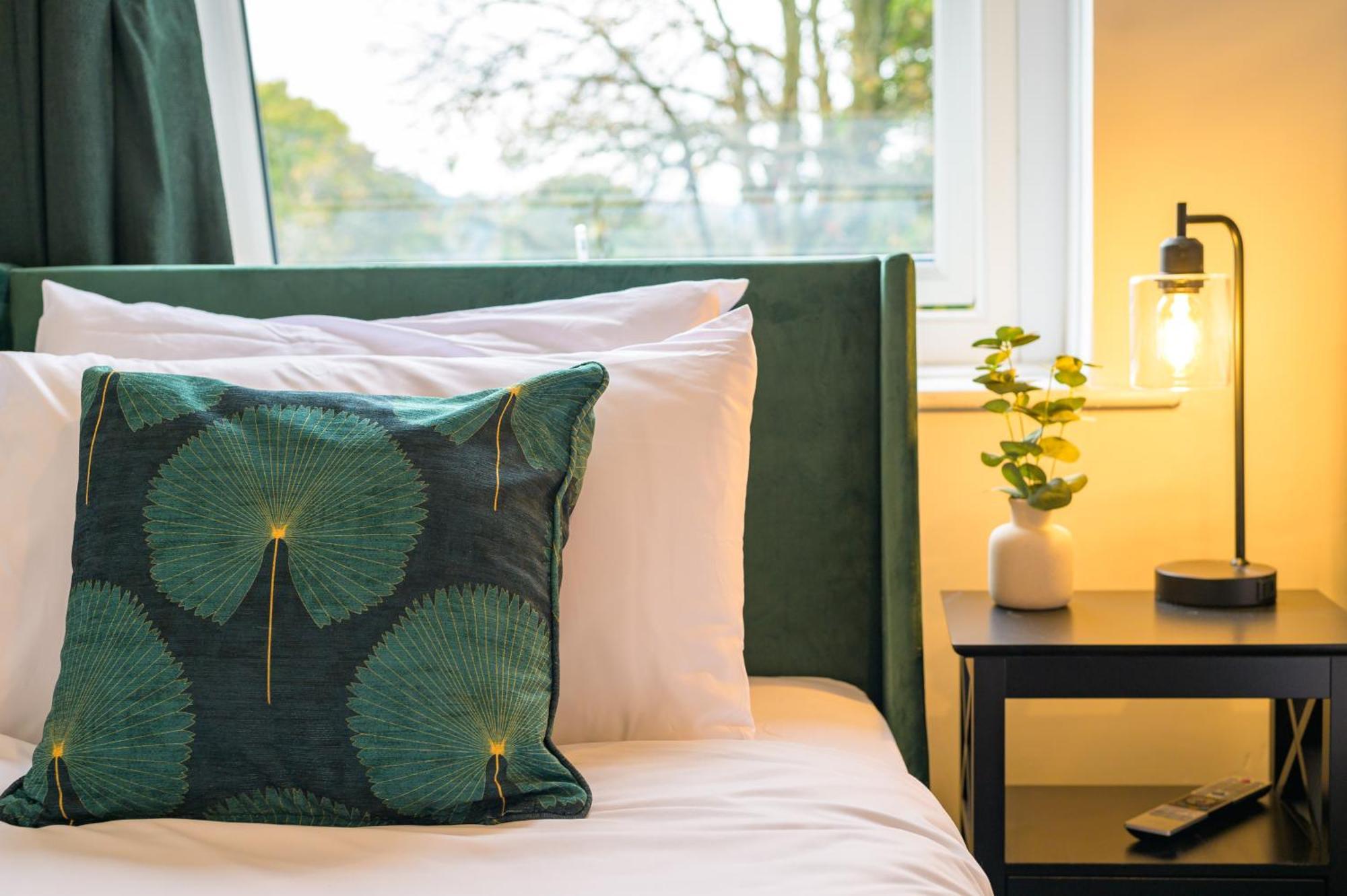 Вілла Stunning House Sleeps 7 - Parking Бакстон Екстер'єр фото