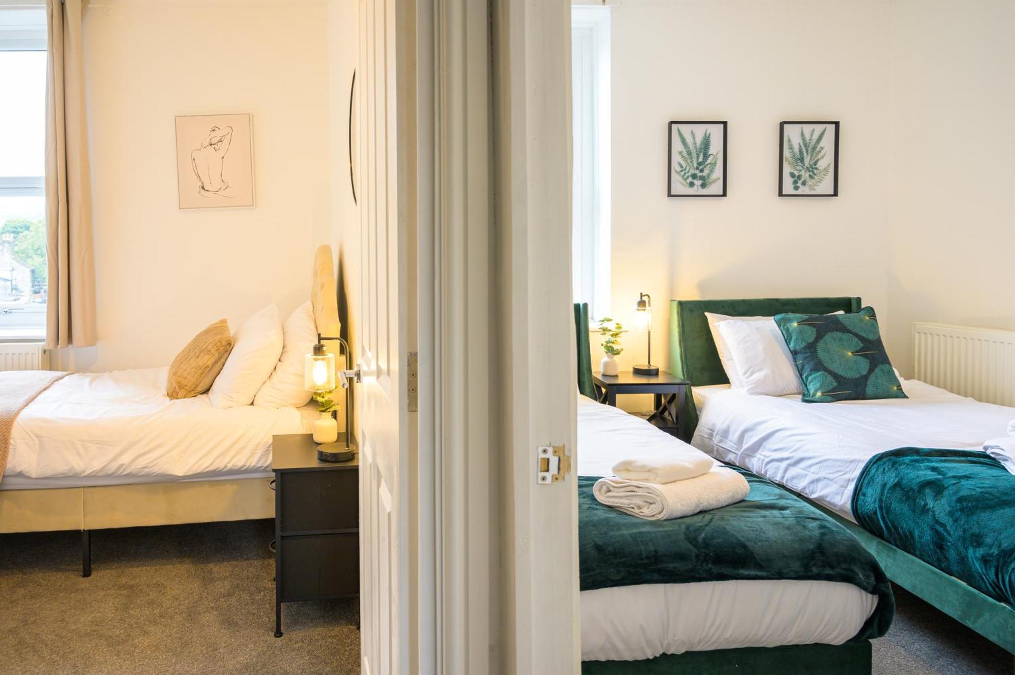 Вілла Stunning House Sleeps 7 - Parking Бакстон Екстер'єр фото