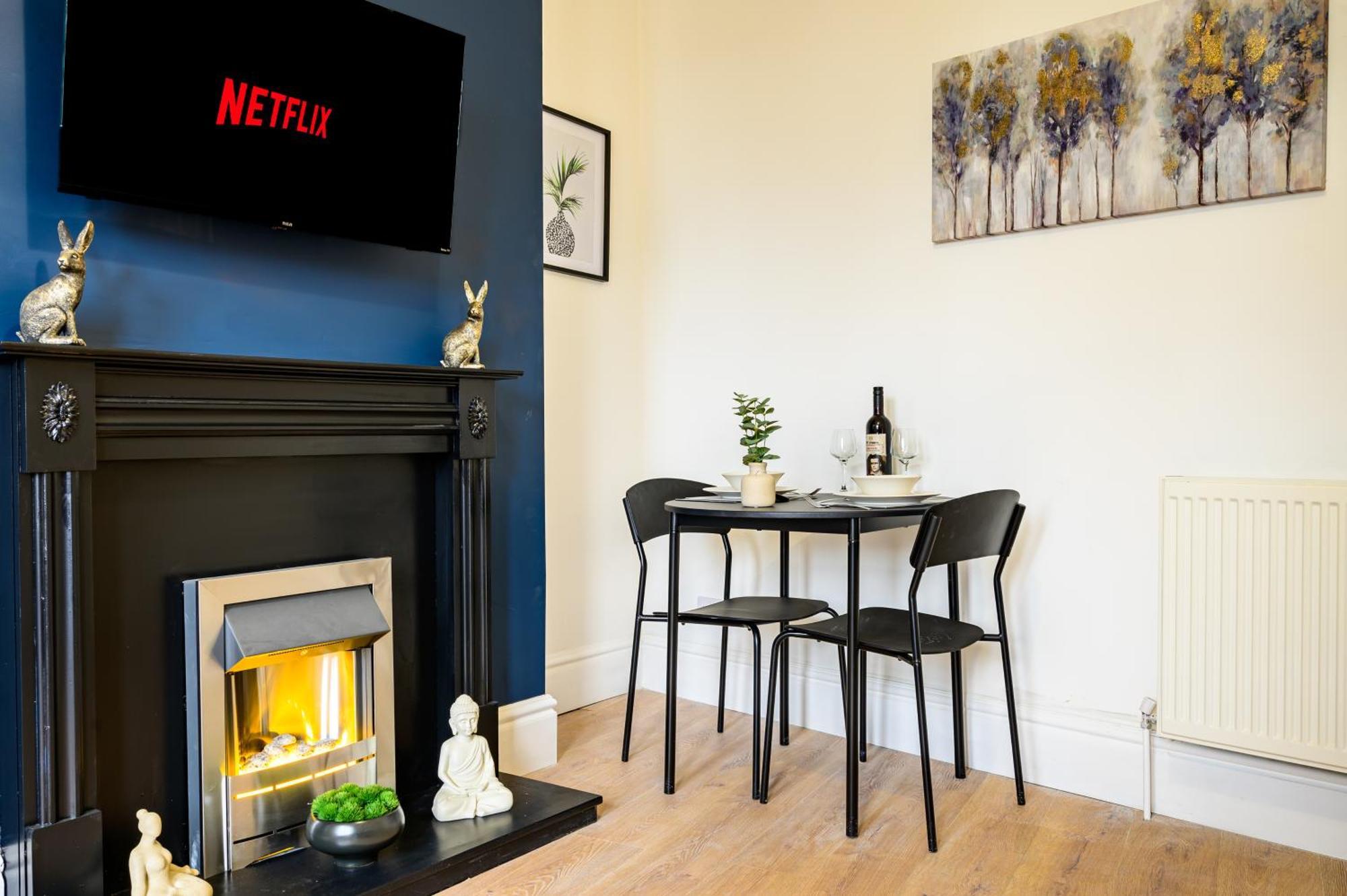Вілла Stunning House Sleeps 7 - Parking Бакстон Екстер'єр фото
